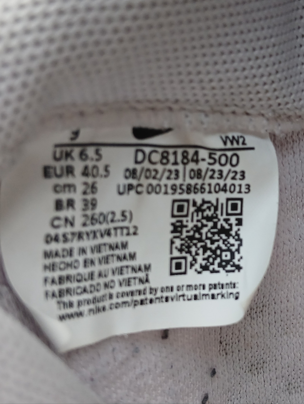 Nike Women's Size 9 Light Gray Running Sneakers with Pink and Navy Swoosh - Picture 2 of 9